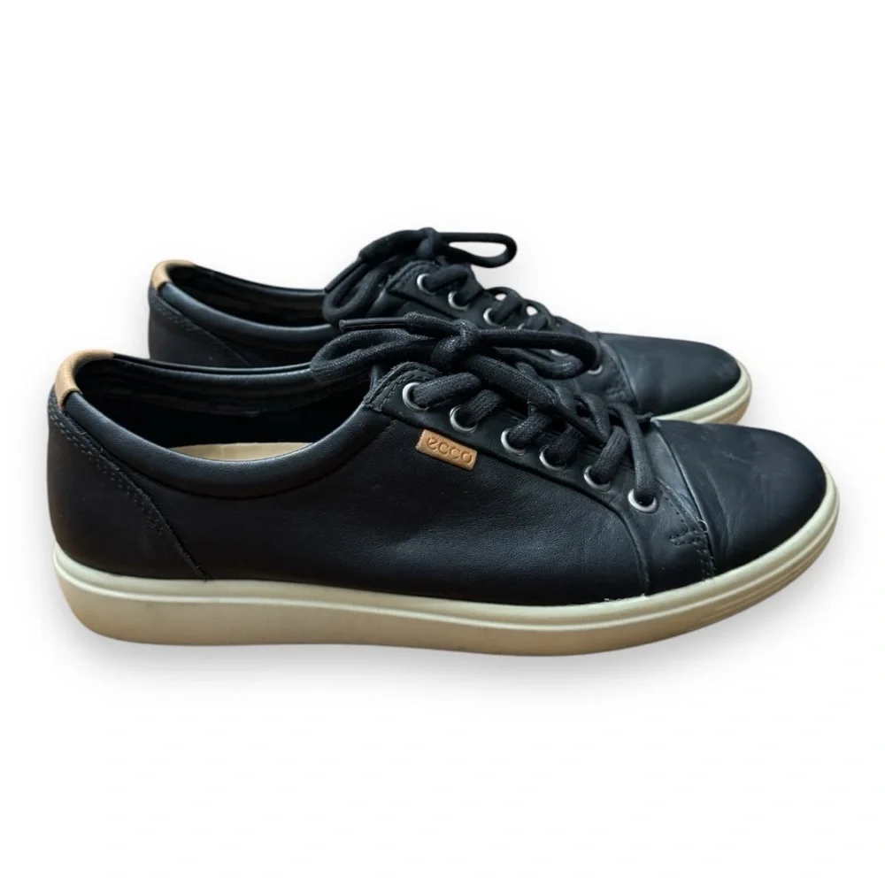 ECCO Soft 7 Black Soft Leather Lace Up Sneakers Perforated Women’s Size 39 US 8